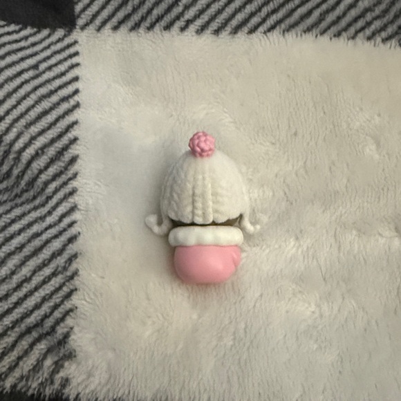 Authentic Pop Mart Popbean - Picture 2 of 3